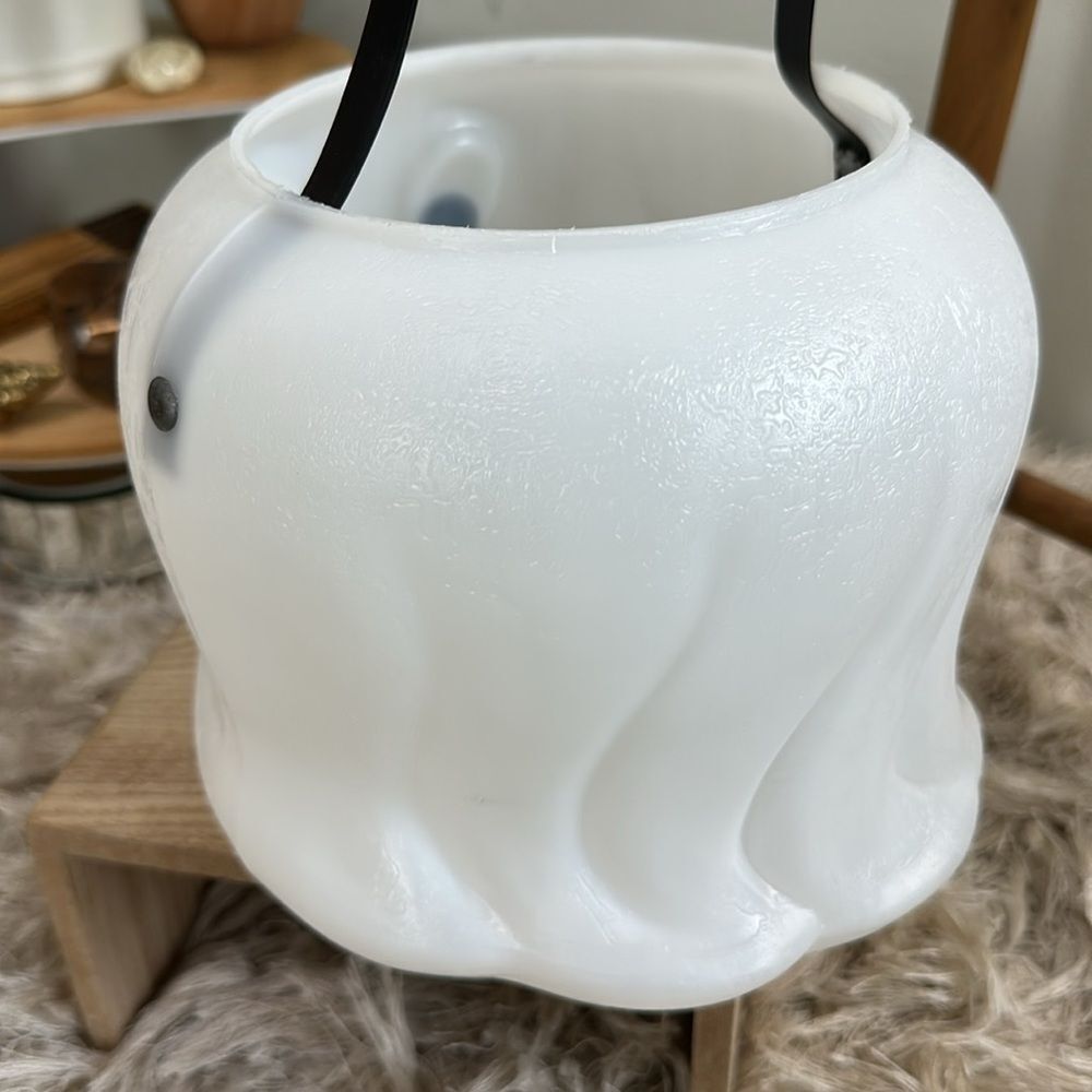 Vintage Ghost‎ Blow Mold White Ghost
Candy Pail Halloween Bucket Decor - Picture 5 of 17